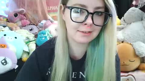 Snapshot of lilemmy1999 chatting on January 20, 5:27 pm emily ryanson online show from January 20, 5:27 pm