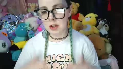 Snapshot of lilemmy1999 chatting on December 30, 5:12 pm emily ryanson online show from December 30, 5:12 pm