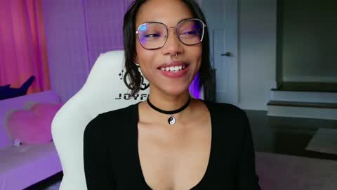 Snapshot of lileviemarie chatting on December 31, 7:40 pm evie online show from December 31, 7:40 pm