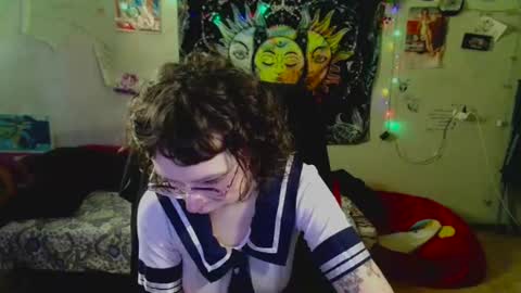 Lil online show from July 15, 12:32 pm