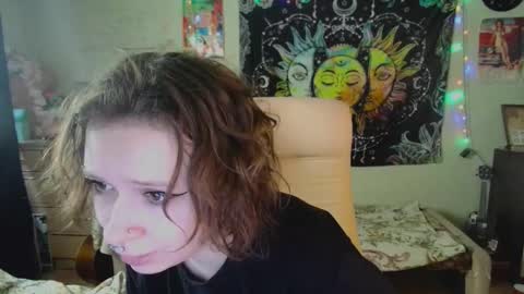 Snapshot of lileyfoxxx chatting on October 7, 10:22 am Lil online show from October 7, 10:22 am