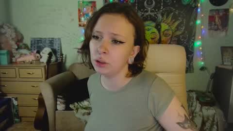 Snapshot of lileyfoxxx chatting on October 1, 2:38 pm Lil online show from October 1, 2:38 pm