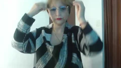 lilieth online show from November 17, 5:26 pm