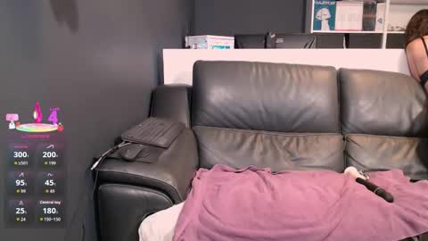 Lili Bertine online show from September 8, 2:16 pm