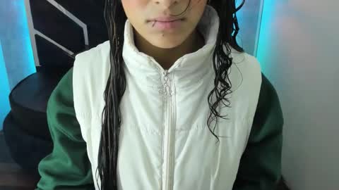 lili_evanss online show from November 13, 11:57 am