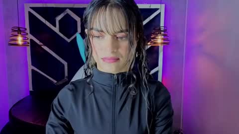 lili_evanss online show from November 24, 12:37 pm