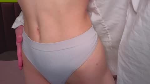 Lilli  follow me kiss online show from February 24, 8:39 am