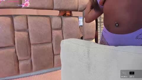 Snapshot of lilian_starfire chatting on October 9, 8:47 pm LILIAN online show from October 9, 8:47 pm