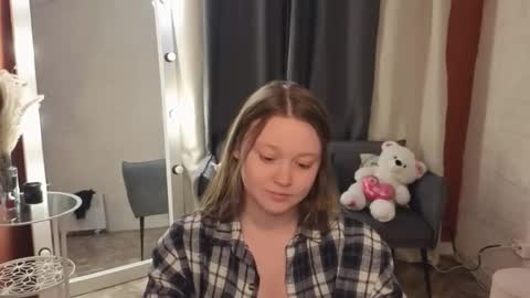 Lilian online show from February 2, 12:56 pm