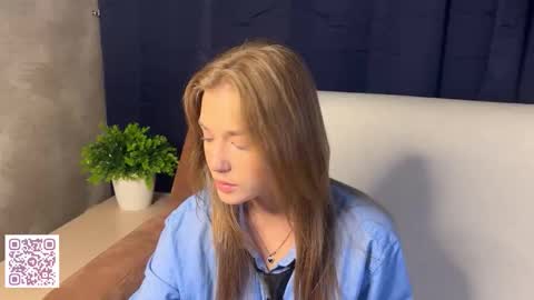 Snapshot of lilianlees chatting on October 7, 4:58 pm LilianLees online show from October 7, 4:58 pm