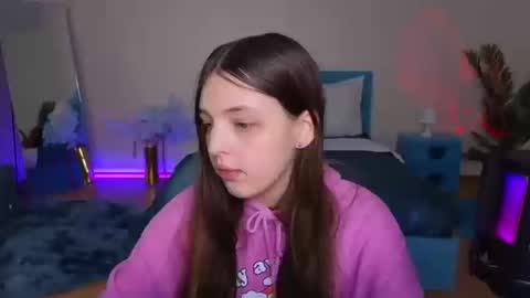 Lili Bakery online show from March 13, 2:04 am