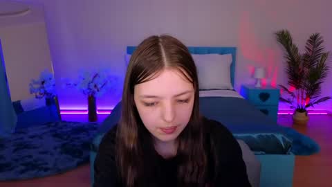 Lili Bakery online show from June 13, 2:44 am