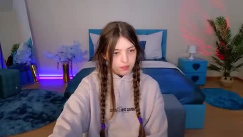 Lili Bakery online show from March 3, 1:56 am