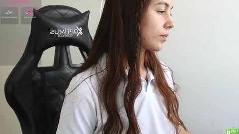 Lili Carter online show from December 17, 1:27 pm