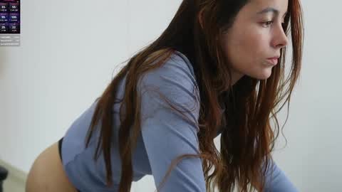 Lili Carter online show from December 3, 2:33 pm