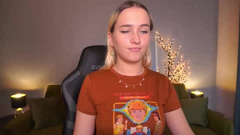 lilielfie online show from October 24, 3:02 pm