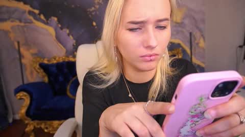 lilielfie online show from September 9, 6:02 am