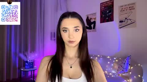 Lina online show from June 25, 10:15 pm