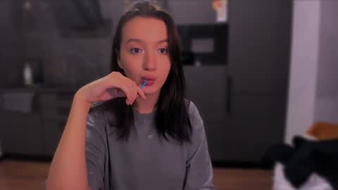 Snapshot of lililaluna chatting on December 12, 6:31 pm             ...  online show from December 12, 6:31 pm