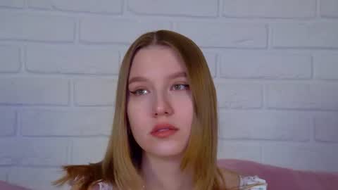 LiliLinn online show from July 3, 4:28 am