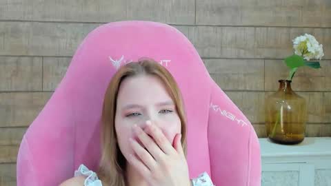 LiliLinn online show from October 20, 4:50 am