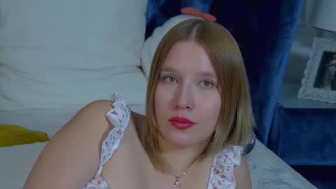 LiliLinn online show from October 11, 6:18 am