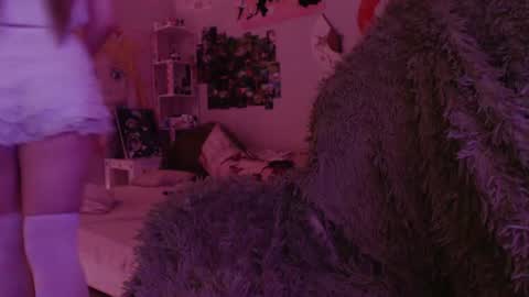 lilimip online show from July 28, 6:20 pm