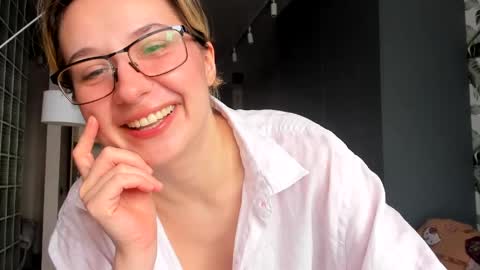 lilith online show from April 9, 1:39 pm