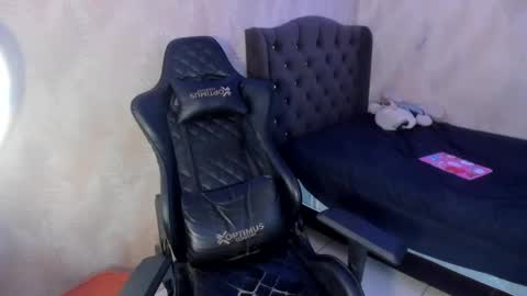 Lilith online show from November 24, 9:24 pm