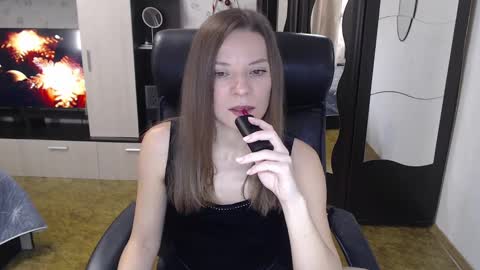 lilith small21 online show from December 18, 9:25 am