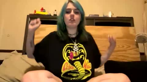 molly online show from June 8, 4:24 am