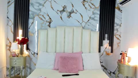 Lilith  online show from December 16, 5:36 am