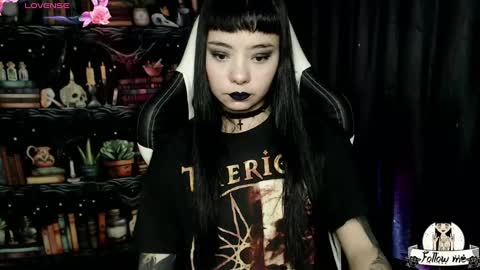 Snapshot of lilithmoon666 chatting on December 5, 11:56 pm   online show from December 5, 11:56 pm