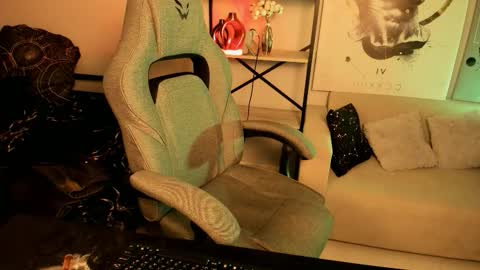 LilithNelson online show from October 25, 5:46 pm