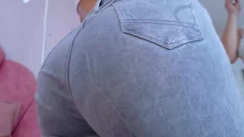 Snapshot of lilithsmith__ chatting on October 22, 11:23 am L I L I T H online show from October 22, 11:23 am