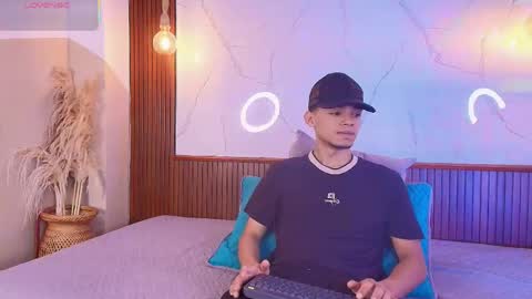 lillian_lee1 online show from June 5, 5:51 pm