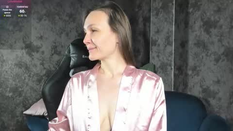 lillian_white1 online show from December 2, 12:09 am