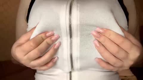 Amelia online show from November 25, 2:05 pm