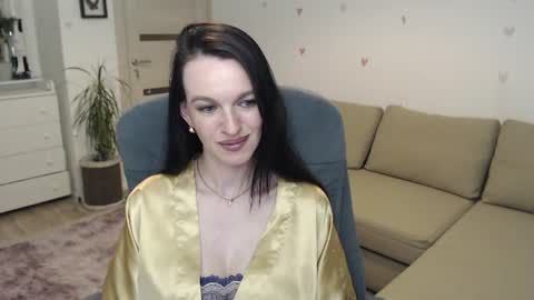 lilliyves online show from July 27, 10:29 pm