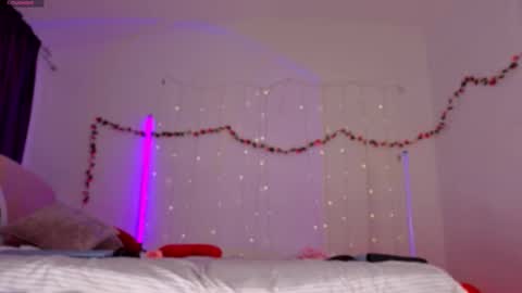 lilly_lux online show from March 14, 6:45 pm