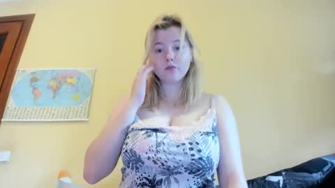 Lilly Depp online show from October 17, 12:31 pm