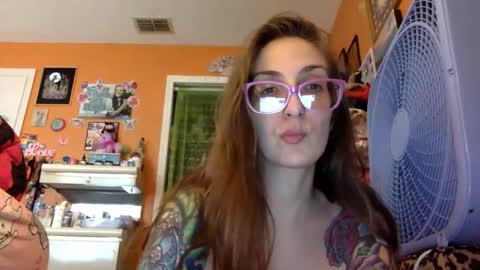 hi guys im back on here 3 online show from January 11, 9:10 pm