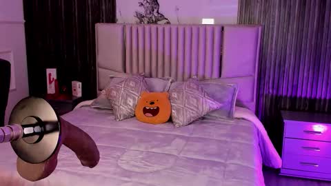 Lilly Ortiz online show from December 4, 9:47 pm