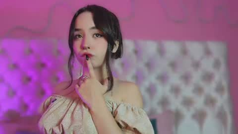 Lilou online show from July 6, 3:03 pm