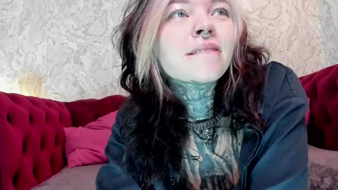 Snapshot of lilu_kayden chatting on January 4, 5:26 pm Little slave Kayden online show from January 4, 5:26 pm