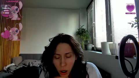 Snapshot of lily__love chatting on February 13, 11:06 am LILY online show from February 13, 11:06 am