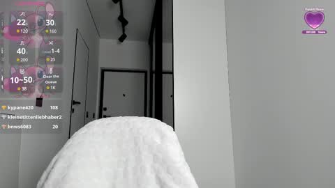 Snapshot of lily__love chatting on February 25, 8:32 pm LILY online show from February 25, 8:32 pm