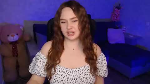 lily_baker_ online show from February 11, 6:56 pm
