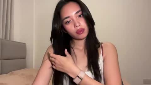 Lily online show from April 21, 8:27 pm