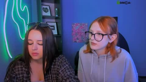 lily_fay online show from March 18, 5:19 pm